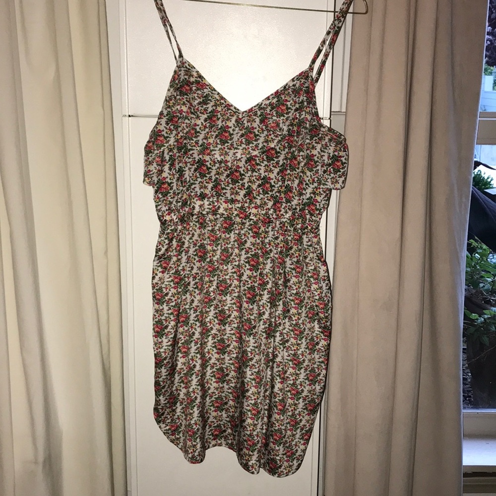 Flowery light weight ruffle dress